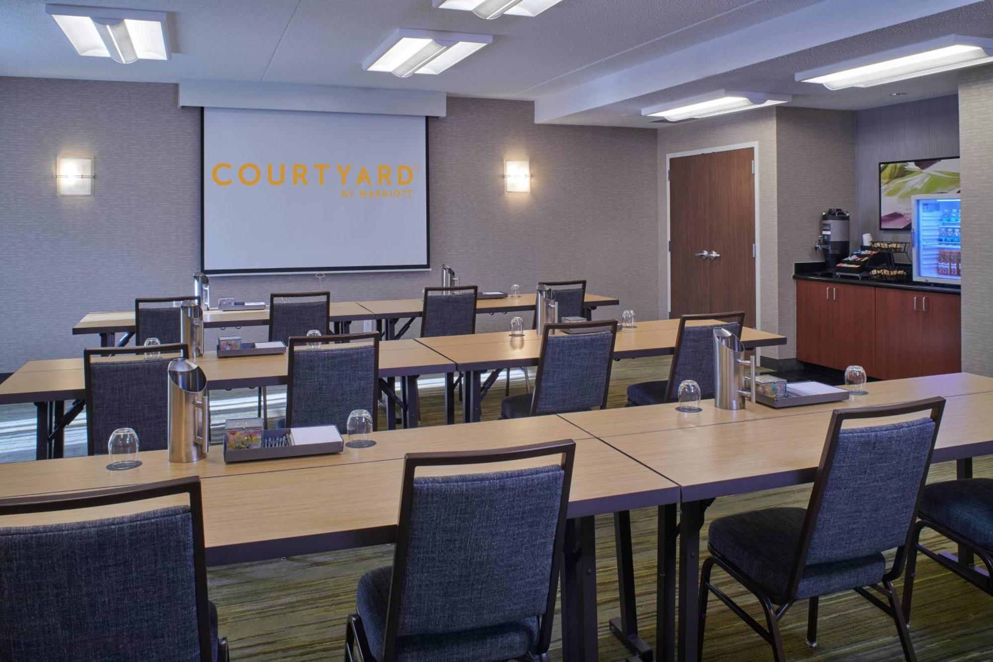 Hotel Courtyard By Marriott Indianapolis Castleton Esterno foto