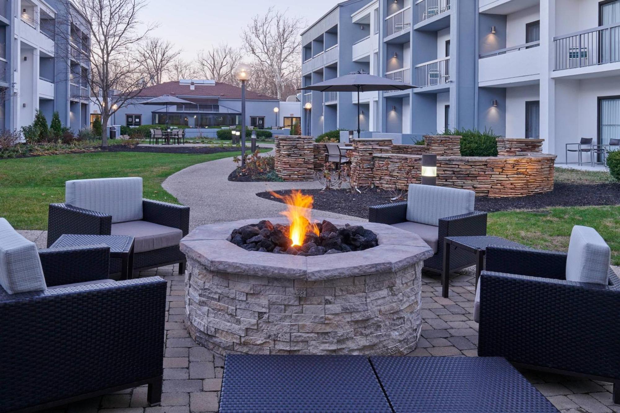 Hotel Courtyard By Marriott Indianapolis Castleton Esterno foto