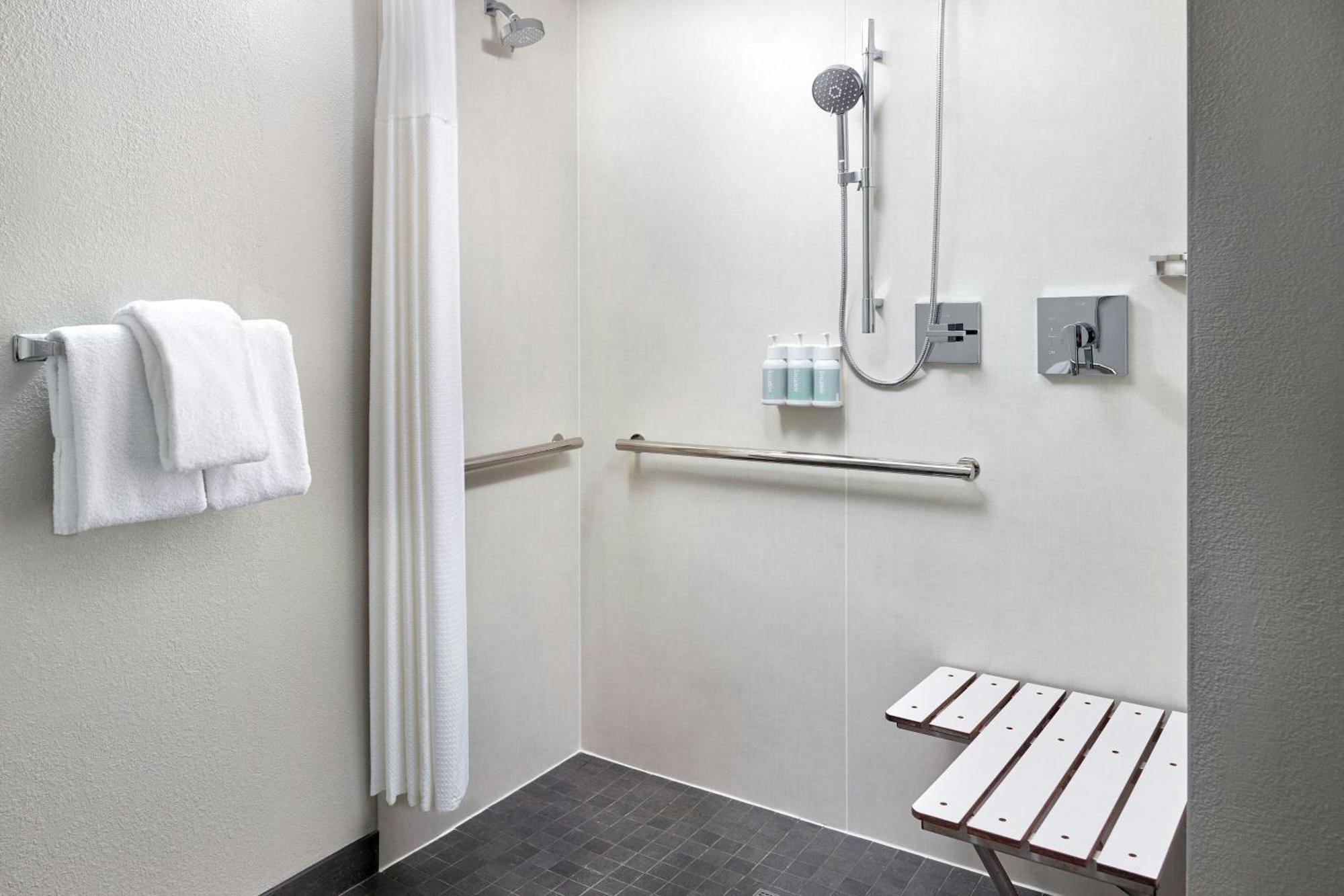 Hotel Courtyard By Marriott Indianapolis Castleton Esterno foto